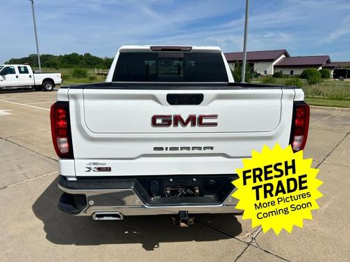 Summit White 2021 GMC Sierra 1500 SLE