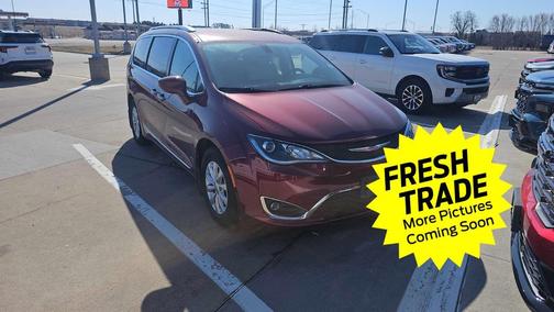 2018 Chrysler Pacifica Touring-L