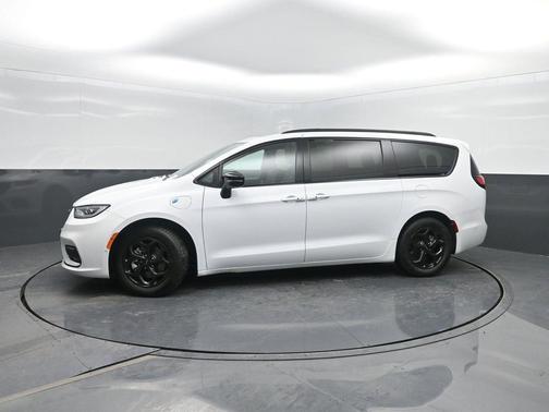 2024 Chrysler Pacifica Hybrid Premium S Appearance Pkg