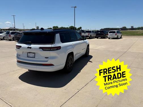 Bright White Clearcoat 2026 Jeep Grand Cherokee L Summit
