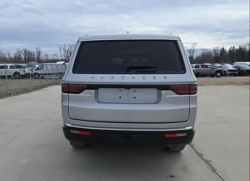 Silver Zynith 2022 Jeep Wagoneer Series III