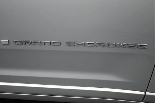 Silver Zynith 2023 Jeep Grand Cherokee Overland