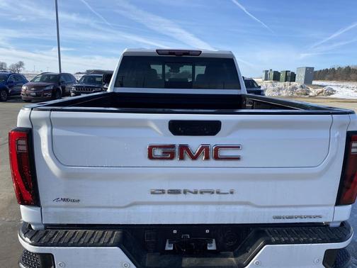 2024 GMC Sierra 2500 Denali