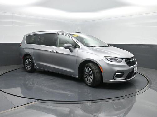 2021 Chrysler Pacifica Hybrid Touring L