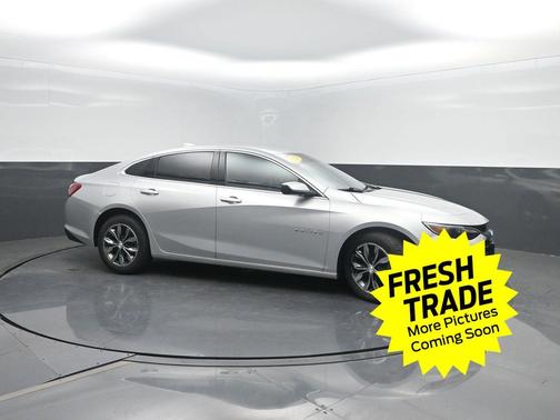 Silver Ice Metallic 2021 Chevrolet Malibu FWD LT