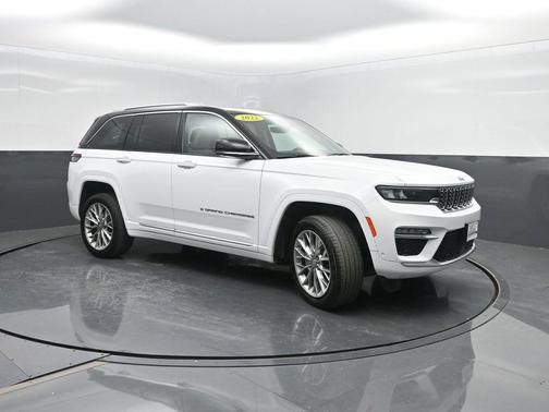 2022 Jeep Grand Cherokee Summit