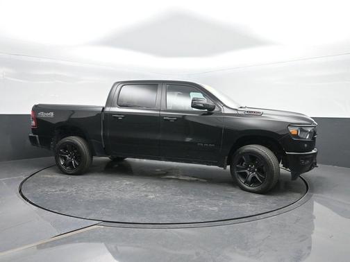 Diamond Black Crystal Pearlcoat 2023 RAM 1500 Big Horn/Lone Star