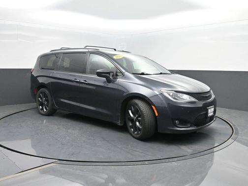 2020 Chrysler Pacifica Touring-L Plus
