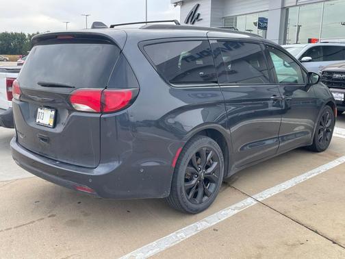 2020 Chrysler Pacifica Touring-L Plus