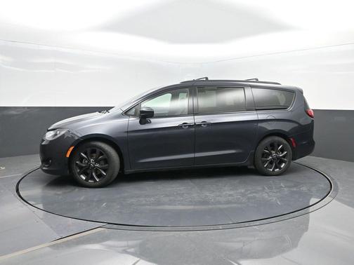 2020 Chrysler Pacifica Touring-L Plus