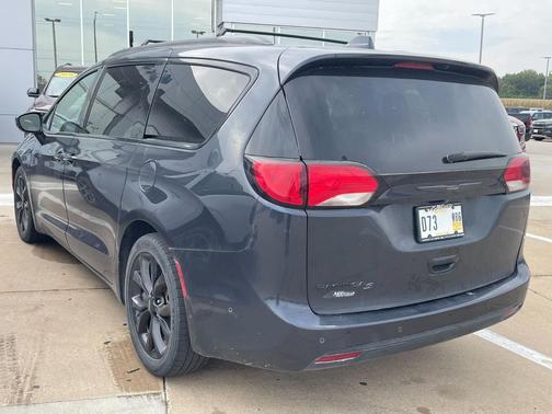 2020 Chrysler Pacifica Touring-L Plus