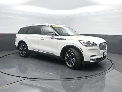 Pristine White Metallic Tri-Coat 2022 Lincoln Aviator Reserve AWD