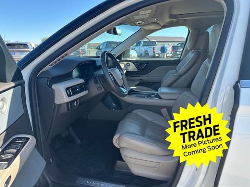 Pristine White Metallic Tri-Coat 2022 Lincoln Aviator Reserve AWD