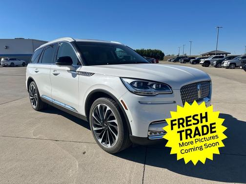 Pristine White Metallic Tri-Coat 2022 Lincoln Aviator Reserve AWD