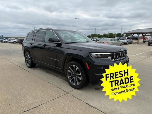 Diamond Black Crystal Pearlcoat 2021 Jeep Grand Cherokee L Overland
