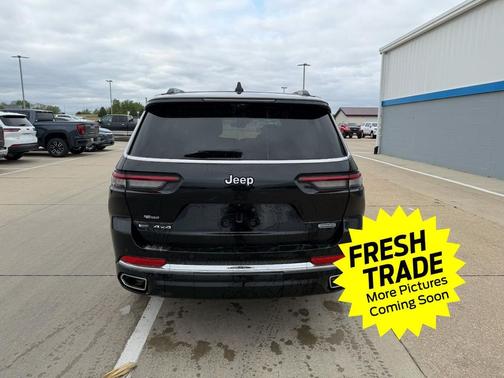 Diamond Black Crystal Pearlcoat 2021 Jeep Grand Cherokee L Overland