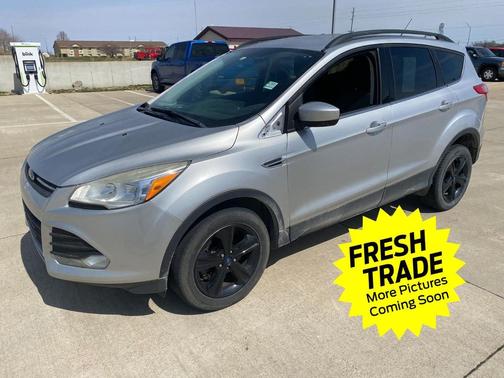 Ingot Silver Metallic 2014 Ford Escape SE