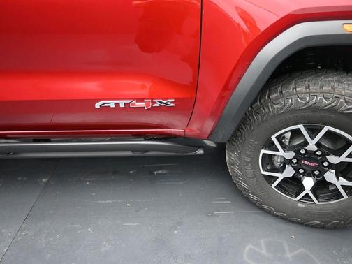 2025 GMC Canyon AT4