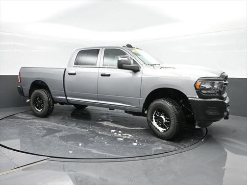 2024 RAM 2500 Tradesman Crew Cab 4x4 6'4' Box