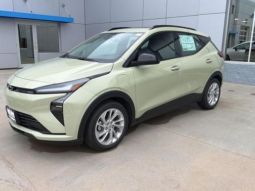 Relic Green Metallic 2027 Chevrolet Bolt LT FWD