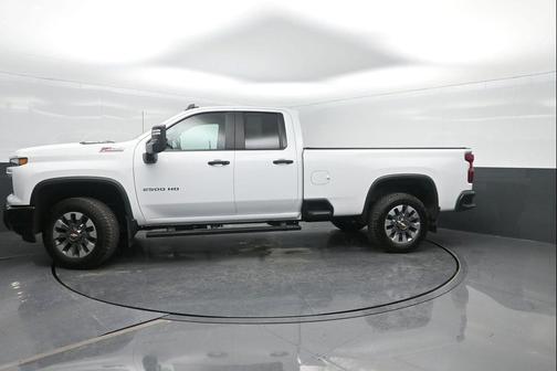 Summit White 2025 Chevrolet Silverado 2500 Custom