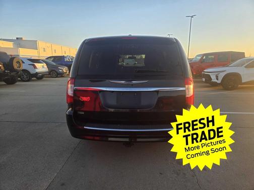 2013 Chrysler Town & Country Touring