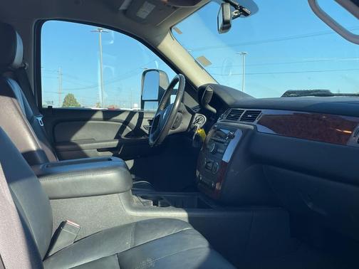 2009 Chevrolet Silverado 2500 LTZ Crew Cab