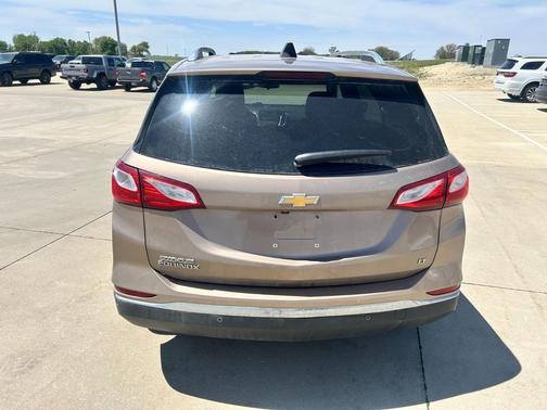 Sandy Ridge Metallic 2018 Chevrolet Equinox LT