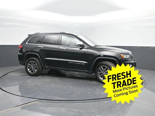 Diamond Black Crystal Pearlcoat 2017 Jeep Grand Cherokee Limited