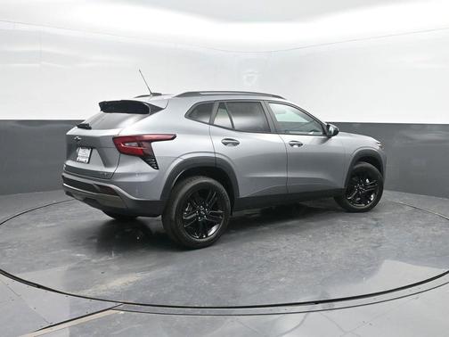 Sterling Gray Metallic 2026 Chevrolet Trax FWD ACTIV