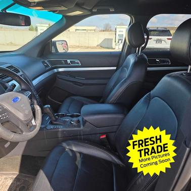 White Platinum Metallic Tri-Coat 2017 Ford Explorer XLT