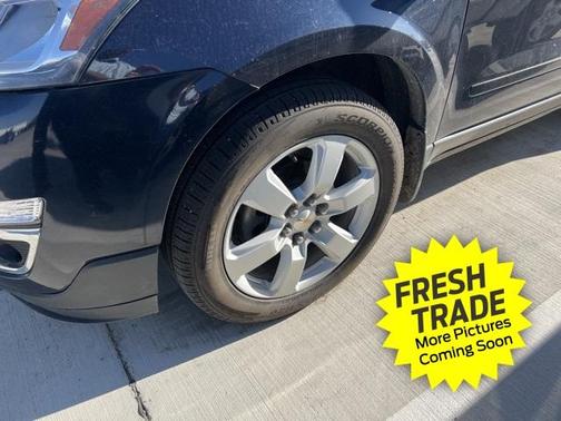 Photo 2 of 6 of 2016 Chevrolet Traverse 1LT