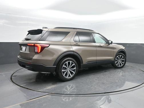 Marsh Gray 2026 Ford Explorer ST-Line
