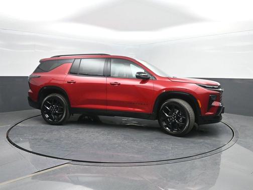 Radiant Red Tintcoat 2026 Chevrolet Traverse RS