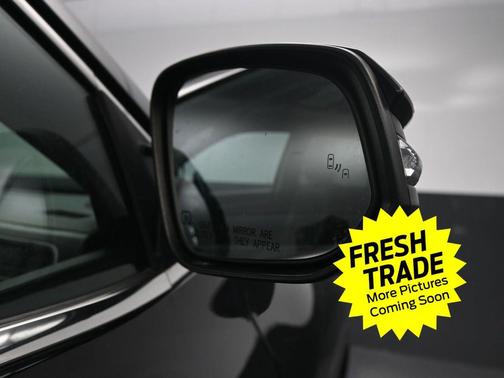 Midnight Black Metallic 2017 Toyota Highlander SE