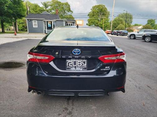 2020 Toyota Camry SE