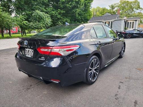 2020 Toyota Camry SE