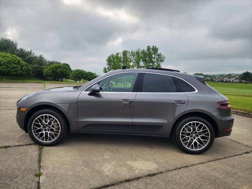 2018 Porsche Macan Base