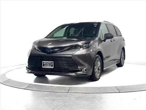 2024 Toyota Sienna XLE 8 Passenger