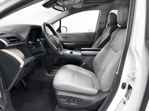 2023 Toyota Sienna XLE 7 Passenger