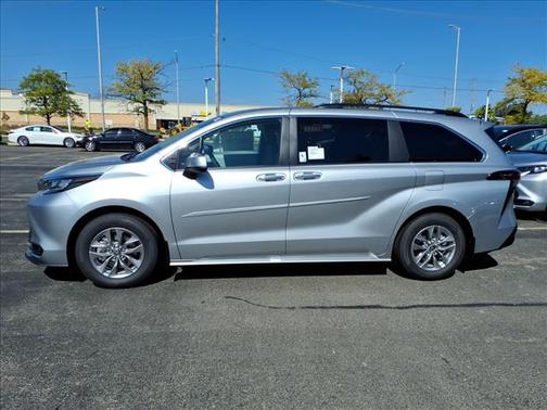 2025 Toyota Sienna XLE 7 Passenger