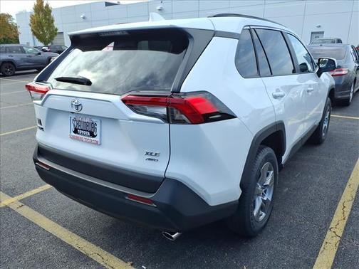 2025 Toyota RAV4 XLE
