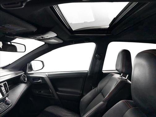 2017 Toyota RAV4 SE