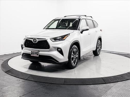 2025 Toyota Highlander XLE