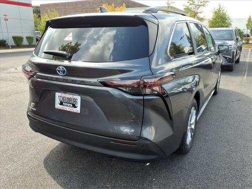 2025 Toyota Sienna XLE 7 Passenger