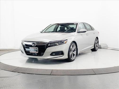 Platinum White Pearl 2018 Honda Accord Touring 2.0T