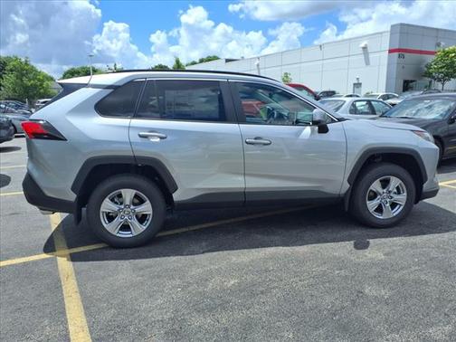 2025 Toyota RAV4 XLE