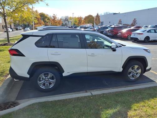 2025 Toyota RAV4 Hybrid XLE