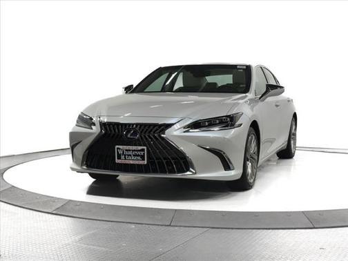 2022 Lexus ES 300h Ultra Luxury
