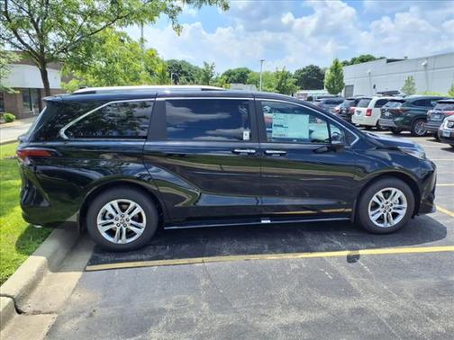 2025 Toyota Sienna Limited 7-Passenger